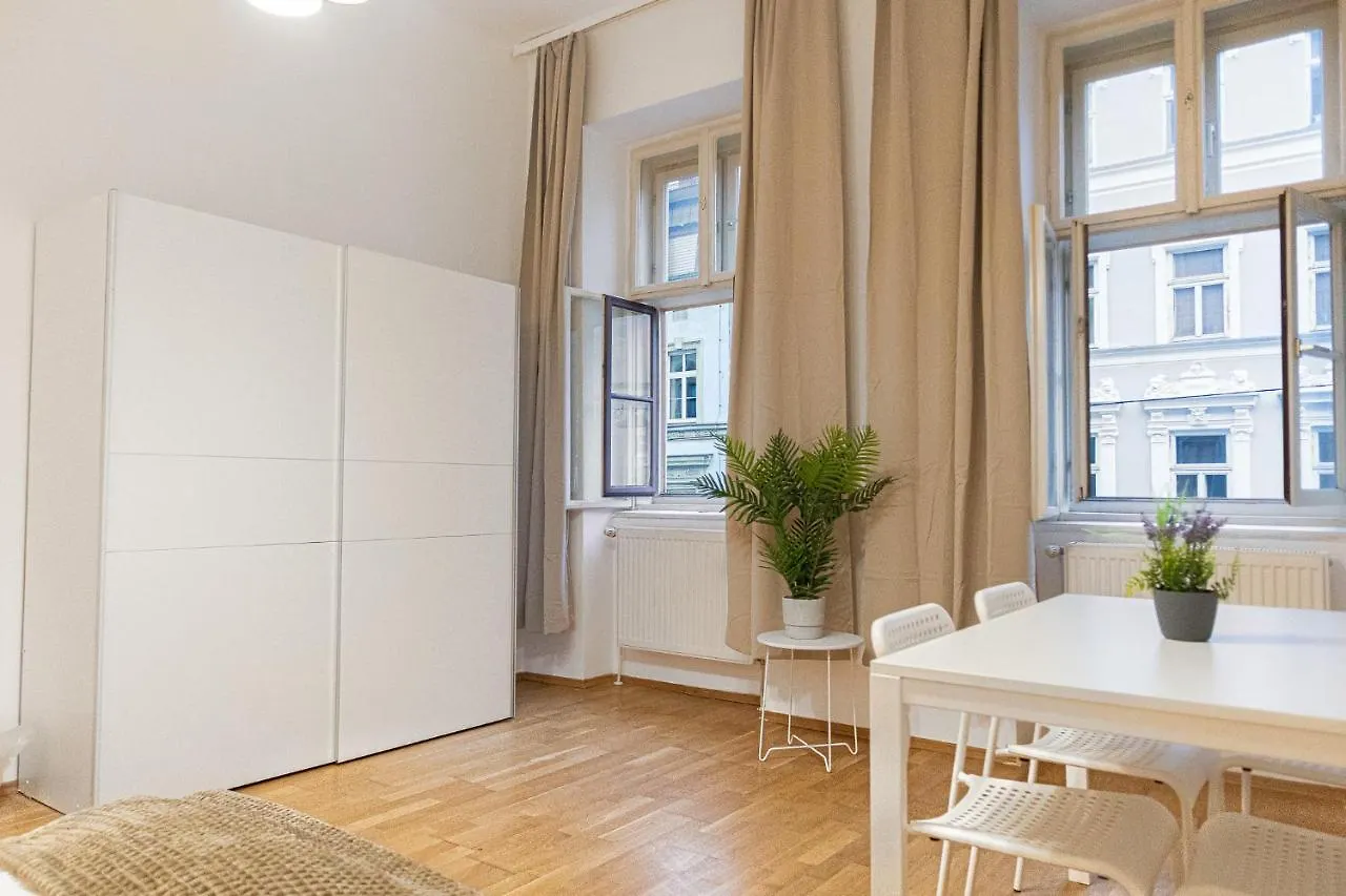 Pleasing 2Br Apt.-Perfect For Longstays 비엔나 0*,  오스트리아